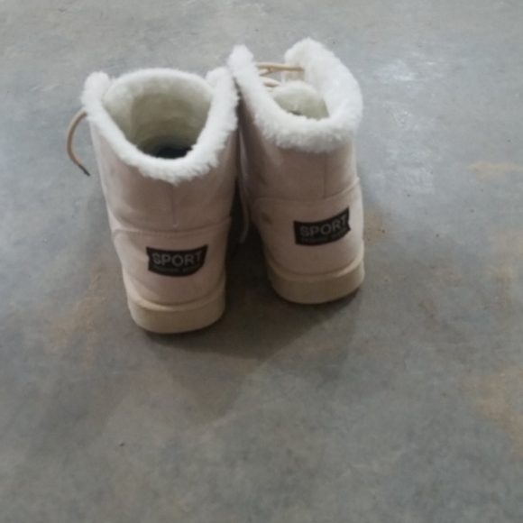 boots - Picture 2 of 4